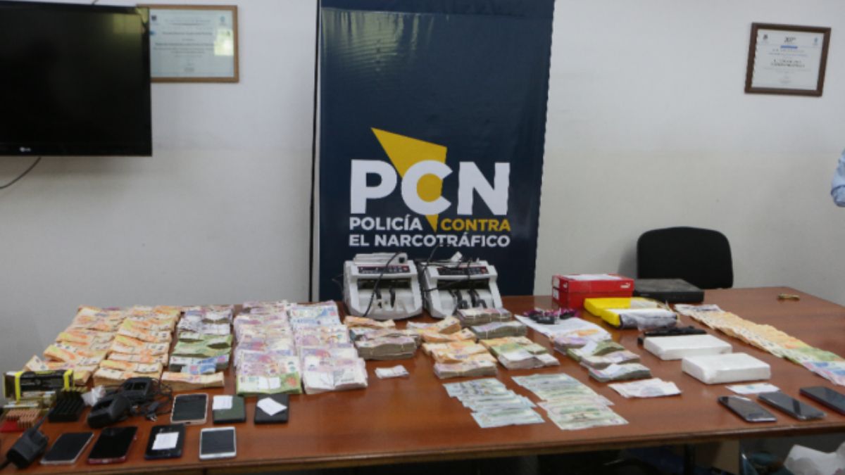 El operativo denominado Delivery Blanco que permitió el secuestro de más de 4 kilos de cocaína y la detención de 5 personas.