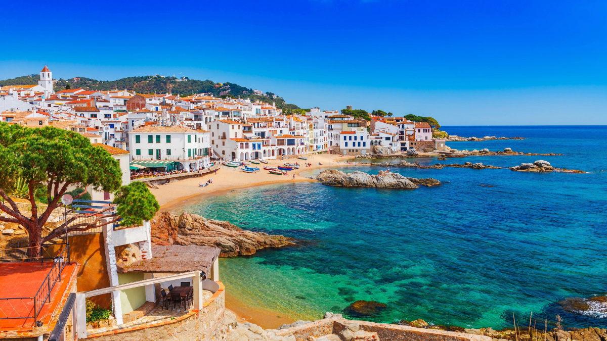 Calella de Palafrugell, el pueblo marinero más bonito del Mediterráneo. Calella de Palafrugell, el pueblo marinero más bonito del Mediterráneo.