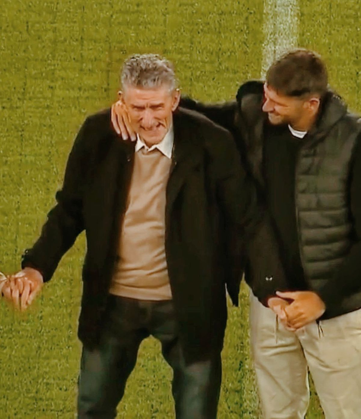 La emoción del Patón Bauza con el homenaje que organizó la Liga de Quito. La emoción del Patón Bauza con el homenaje que organizó la Liga de Quito.