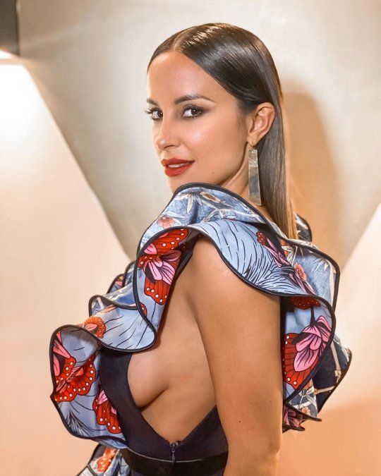 Lourdes Sánchez ¡casi muestra de más! con look super fresco