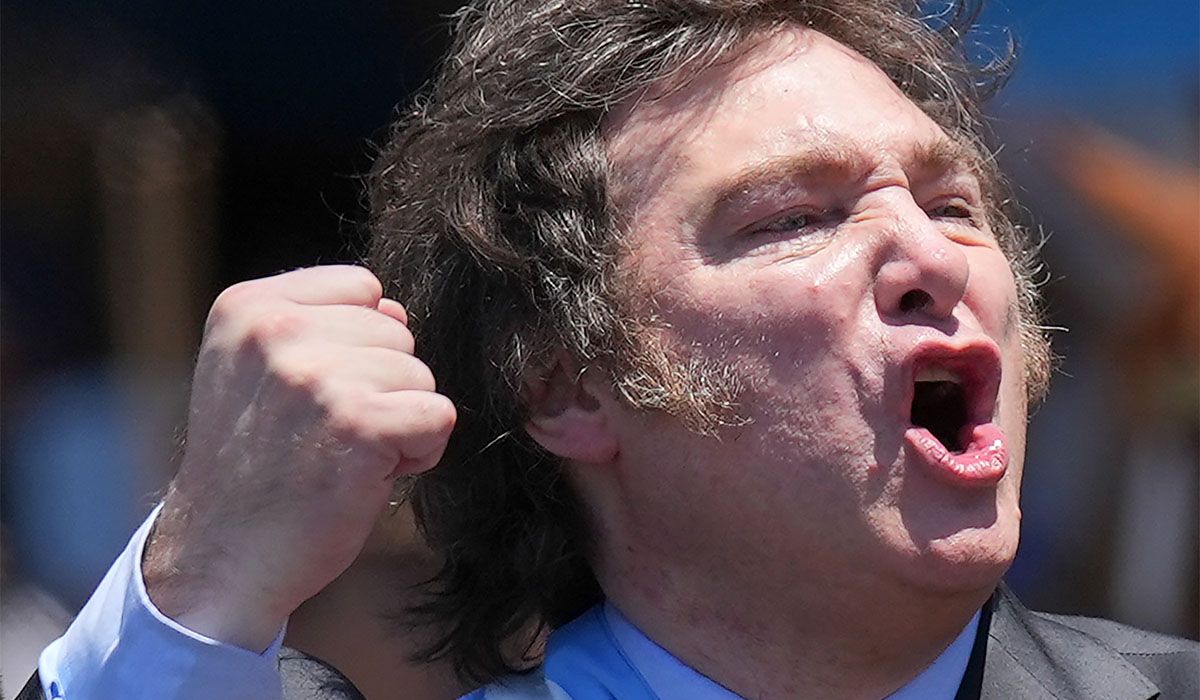 Milei llamó conjunto de delincuentes a los que no acompañaron la Ley Ómnibus. Milei llamó conjunto de delincuentes a los que no acompañaron la Ley Ómnibus.