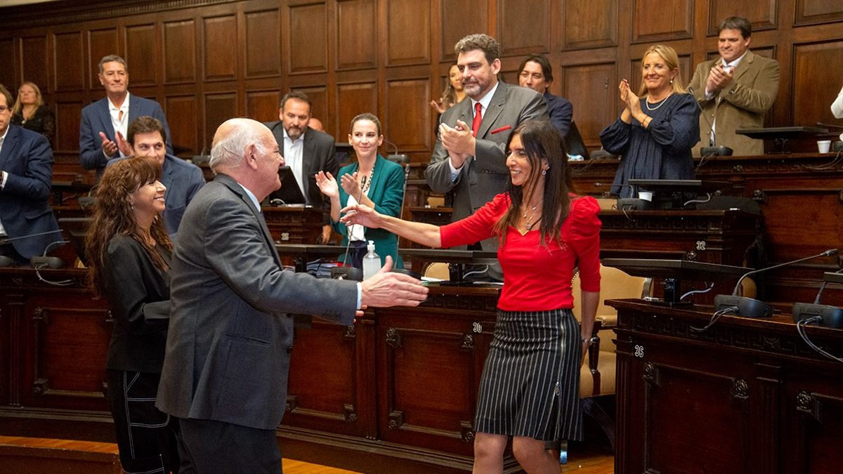 Juan Carlos Jaliff es despedido con aplausos por todos los legisladores