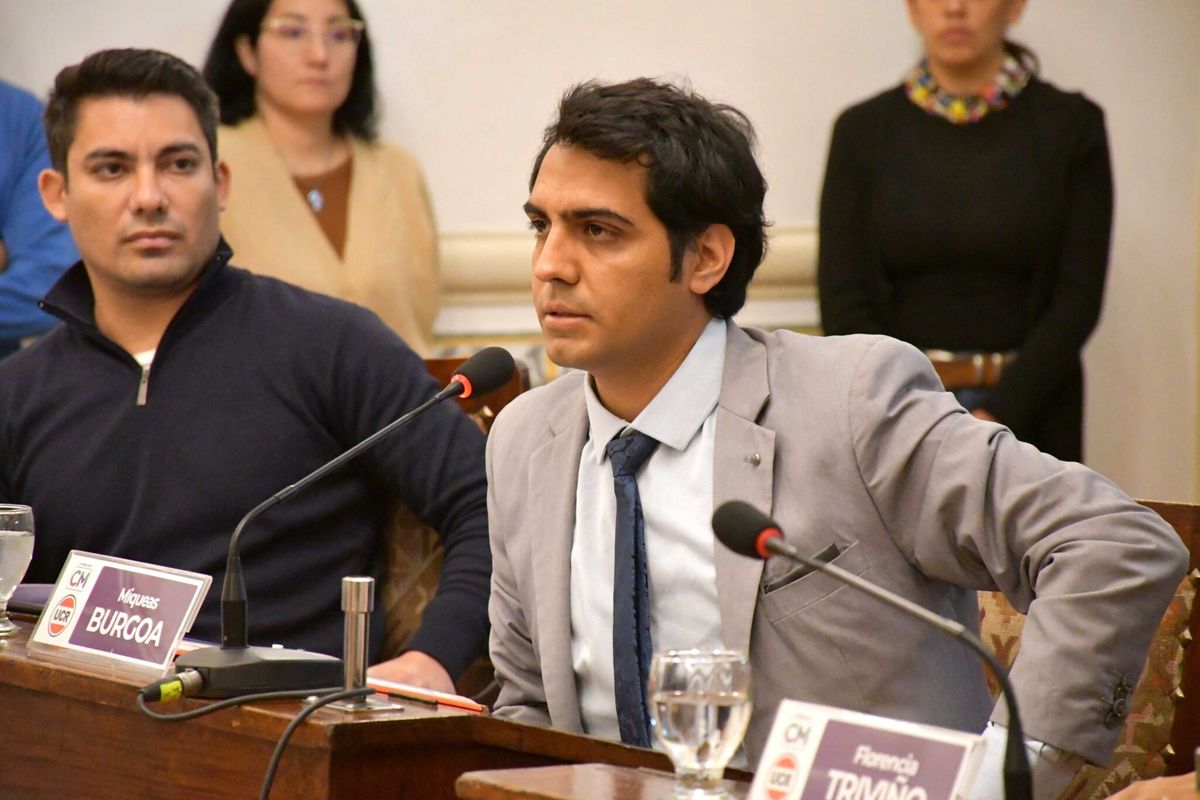 Miqueas Burgoa pidió disculpas públicas pero no al intendente Marcos Calvente. Miqueas Burgoa pidió disculpas públicas pero no al intendente Marcos Calvente.