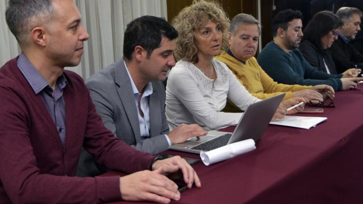 La secretaria general de Ampros, Claudia Iturbe, decidió aceptar la propuesta oficial tras un plesbiscito.