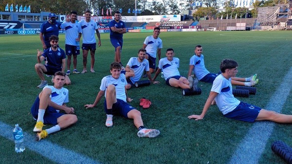 La Lepra sigue sumando minutos de fútbol en Uruguay.