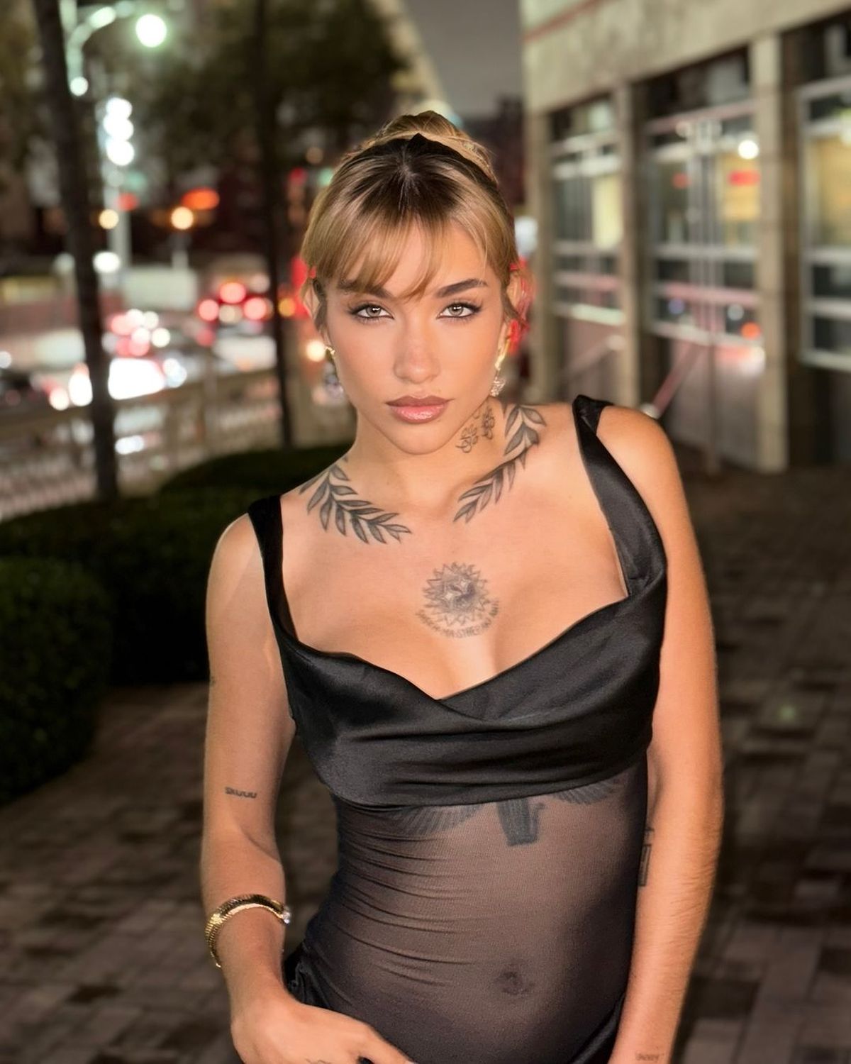 Desde Miami, María Becerra confirma que es la reina de las transparencias ultra XS y anticipa los Latin Grammy. Desde Miami, María Becerra confirma que es la reina de las transparencias ultra XS y anticipa los Latin Grammy.