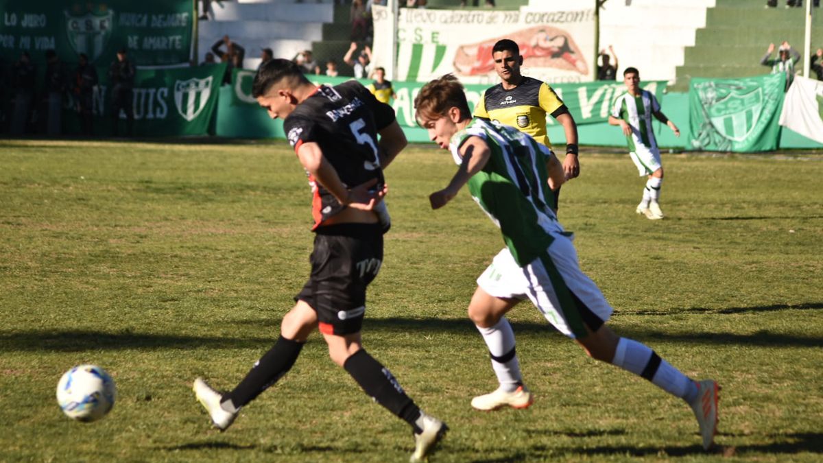 Huracán Las Heras volvió a perder en el Federal A. El equipo dirigido por Gabriel Vallés cayó por 2 a 0. Huracán Las Heras volvió a perder en el Federal A. El equipo dirigido por Gabriel Vallés cayó por 2 a 0.
