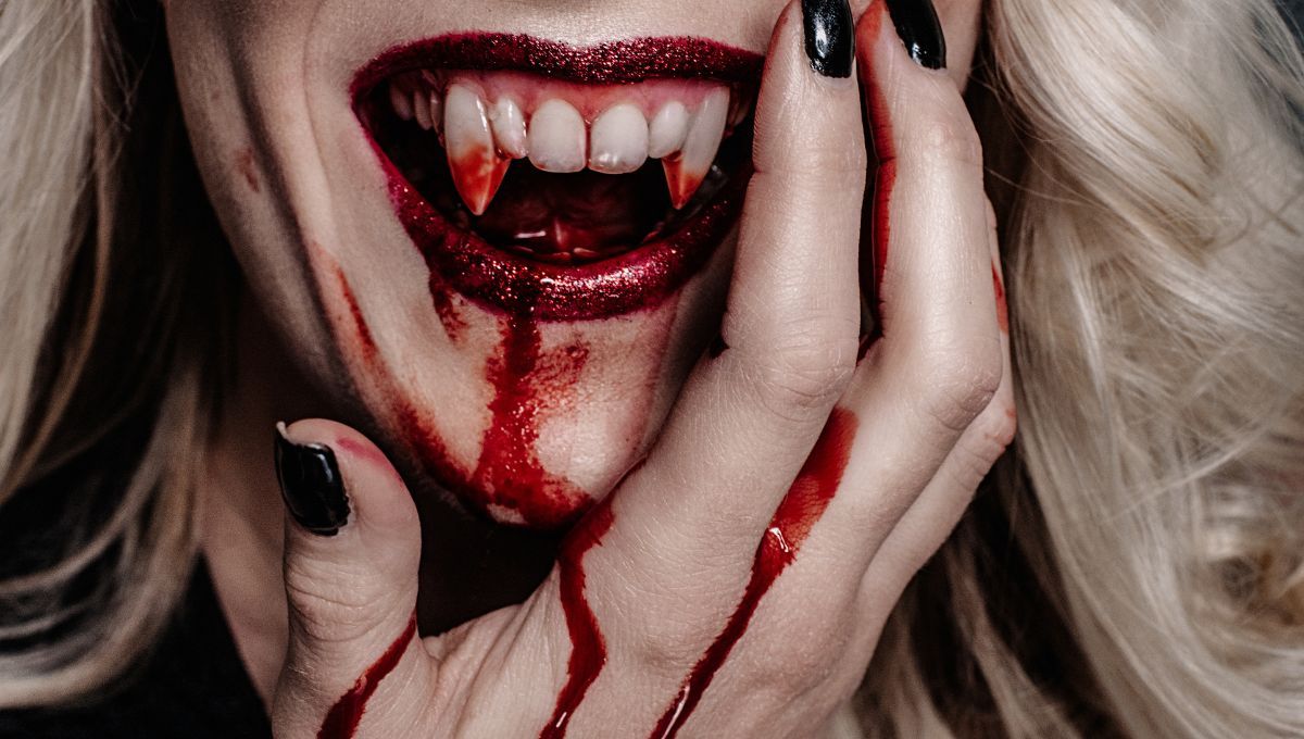 Mezclando solo 2 ingredientes, crea sangre falsa para asustar a todos en Halloween Mezclando solo 2 ingredientes, crea sangre falsa para asustar a todos en Halloween