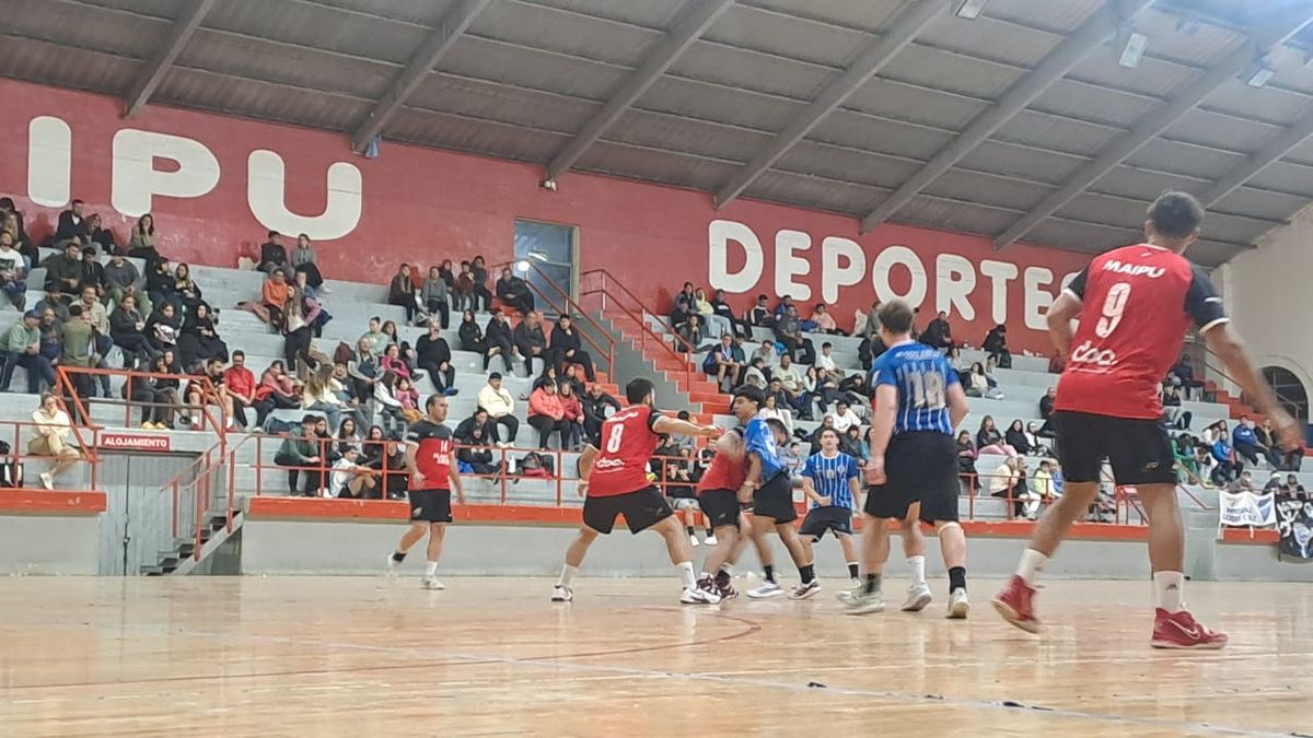 Municipalidad de Maipú recibió a Godoy Cruz AT en el estadio Juan Domingo Ribosqui. Municipalidad de Maipú recibió a Godoy Cruz AT en el estadio Juan Domingo Ribosqui.