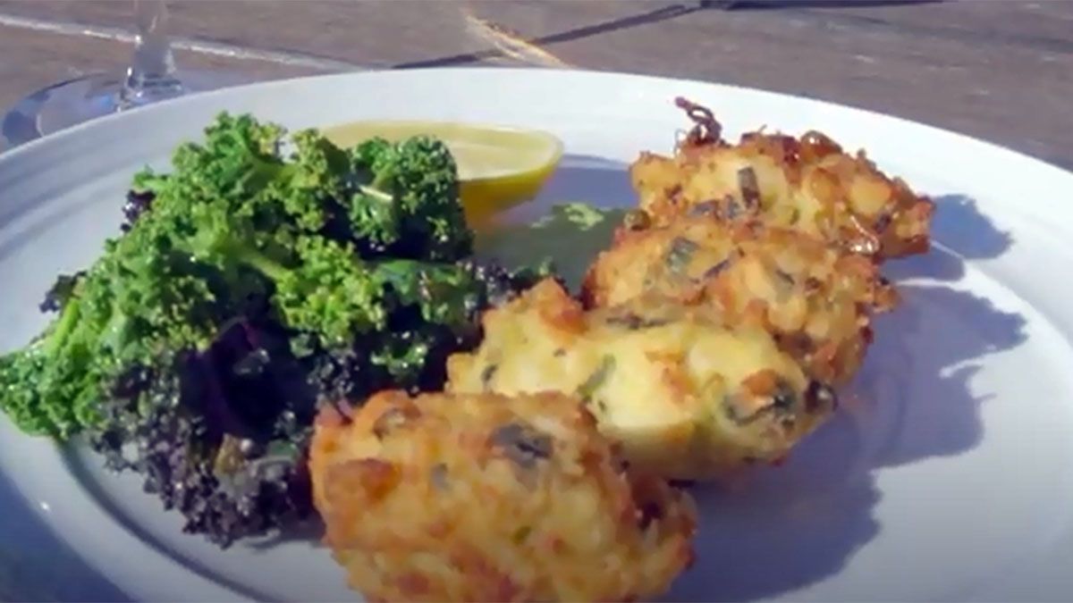 Receta: cómo hacer buñuelos de pescado kale
