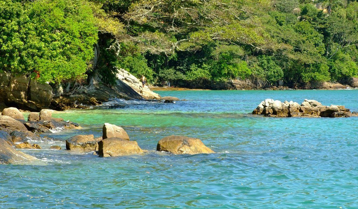 Bombinhas est&aacute; situado en la costa de Santa Catarina.