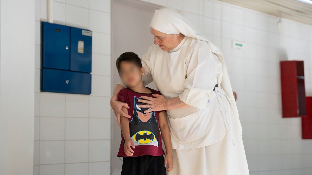 Sor Norma asegura que tuvo un llamado "dentro de otro llamado". Es monja de clausura y coordinadora de la Pastoral de la Salud en el Notti. Sor Norma asegura que tuvo un llamado "dentro de otro llamado". Es monja de clausura y coordinadora de la Pastoral de la Salud en el Notti.