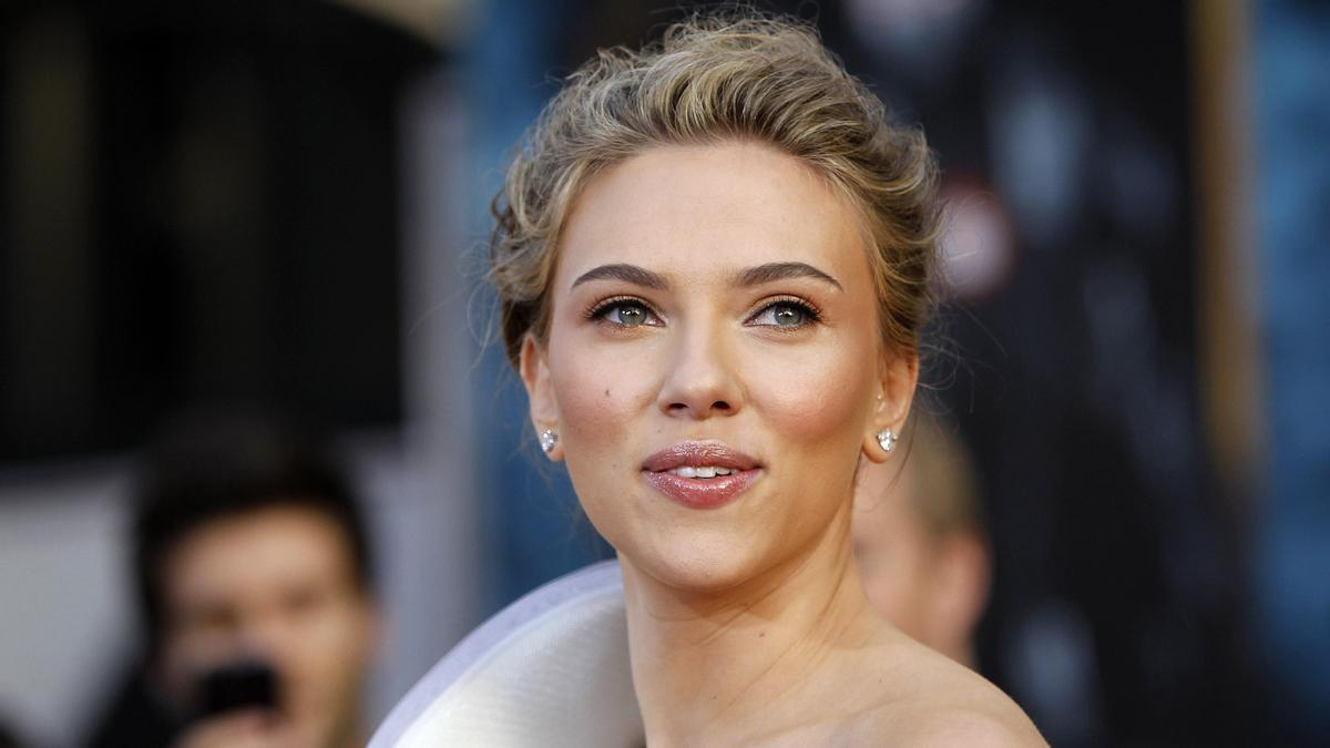 Scarlett Johansson se luce en una de las películas más vistas de Netflix y de la historia.