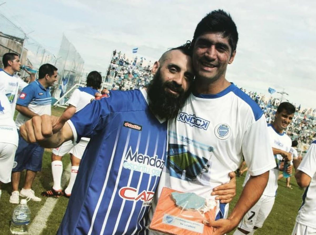 Referentes tombinos: el músico Diego Aput y el querio ex jugador Nicolás Olmedo.