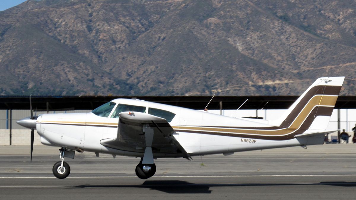 Un Piper PA-24 (foto ilustración) salió de San Fernando y se estrelló antes de llegar a Maldonado.&nbsp;