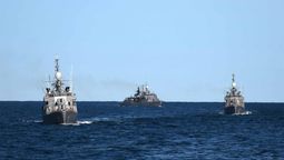 La Armada Argentina despliega barcos de guerra y aviones en un adiestramiento integrado nunca antes visto La Armada Argentina despliega barcos de guerra y aviones en un adiestramiento integrado nunca antes visto