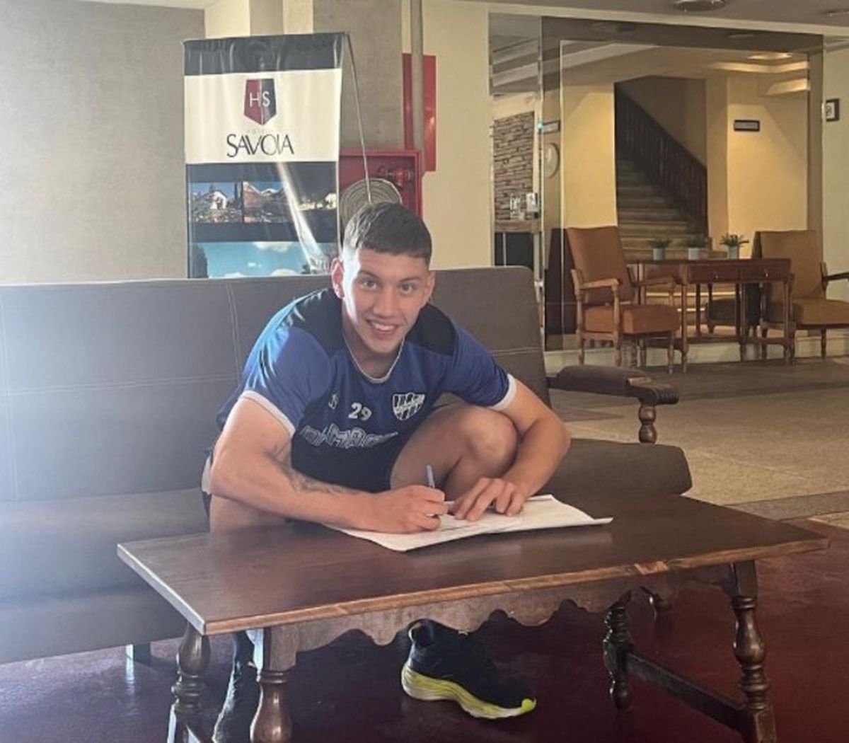 El jugador de 21 a&ntilde;os pas&oacute; del entusiasmo por firmar con Almagro a la tristeza por no sumar minutos.