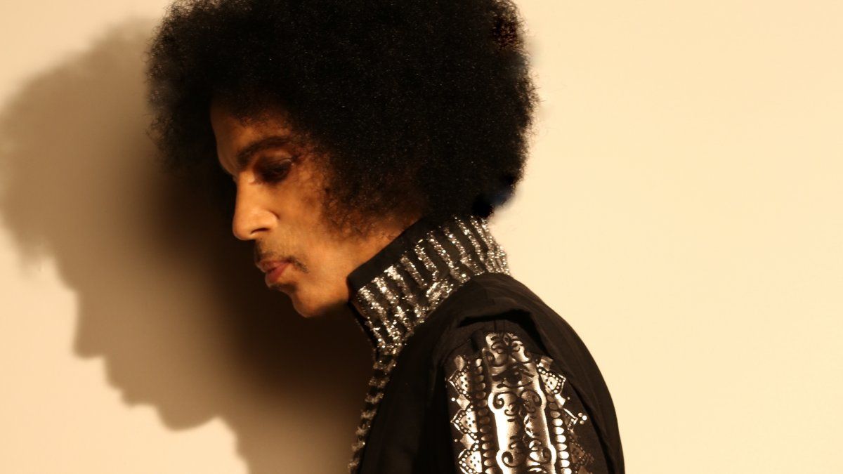 Prince rompe récords en Billboard