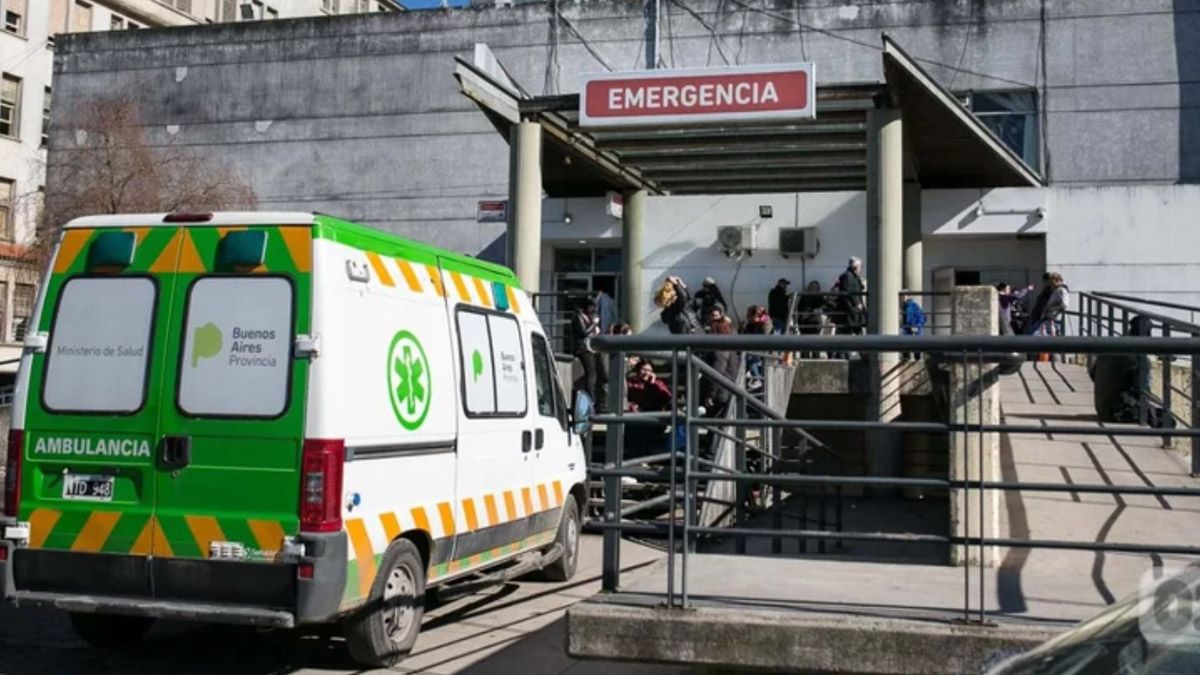 El hombre atacado a puñaladas fue trasladado al Hospital Interzonal de Mar del Plata, donde permanece en estado delicado tras ser operado