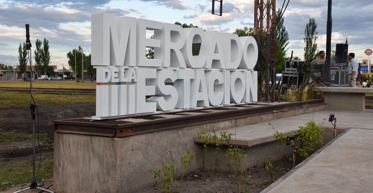 Se realizó la inauguración del Mercado La Estación. Este nuevo espacio esta ubicado en el restaurado galpón del Predio de Ferrocarriles.
