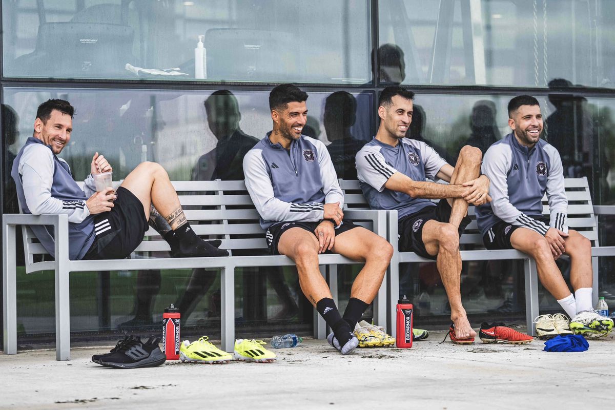 Lionel Messi, Luis Suárez, Sergio Busquets y Jordi Alba se reencontraron en el Inter Miami Lionel Messi, Luis Suárez, Sergio Busquets y Jordi Alba se reencontraron en el Inter Miami