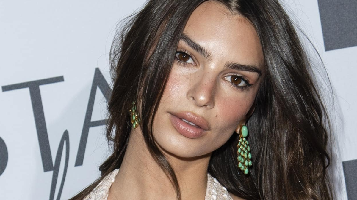 Emily Ratajkowski llevó los shorts tendencia de la temporada a otro nivel