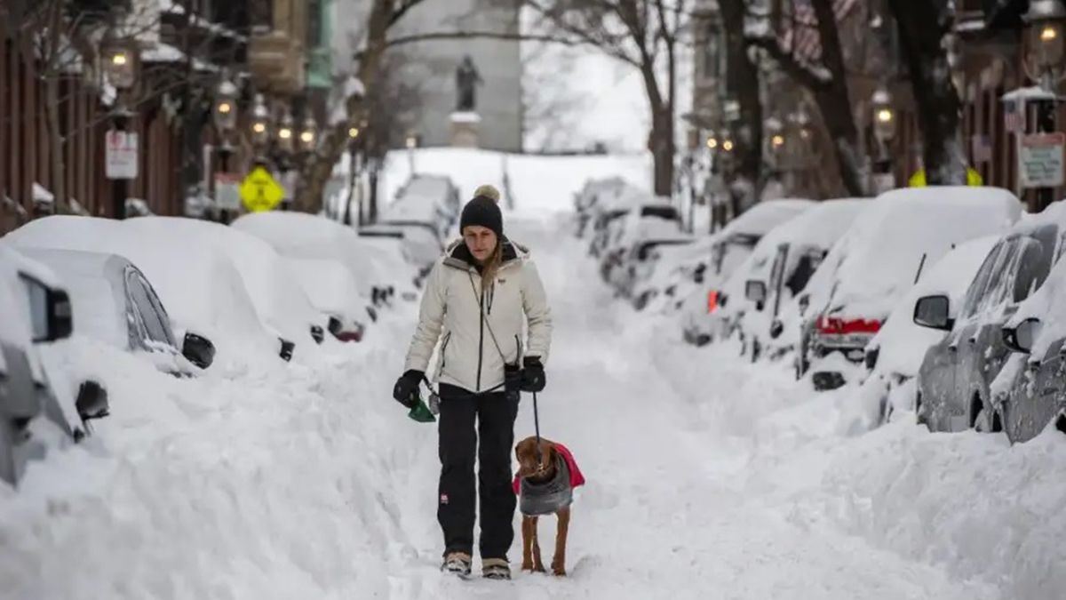 El fuerte temporal de nieve ha provocado problemas con los servicios básicos y varias ciudades no tienen electricidad. El fuerte temporal de nieve ha provocado problemas con los servicios básicos y varias ciudades no tienen electricidad.