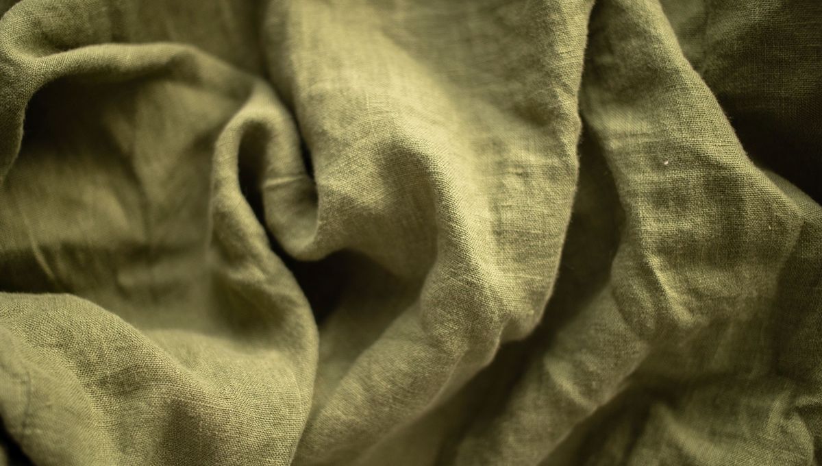 Utiliza telas frescas, de algodón y tejidos que no te hagan transpirar. Utiliza telas frescas, de algodón y tejidos que no te hagan transpirar. 