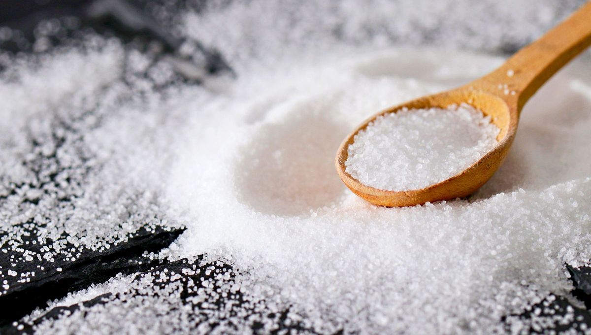 La sal es un ingrediente fundamental para las comidas pero también resulta ser muy completo para otras cosas, por ejemplo es muy efectivo para la limpieza de la ropa La sal es un ingrediente fundamental para las comidas pero también resulta ser muy completo para otras cosas, por ejemplo es muy efectivo para la limpieza de la ropa