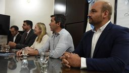 Manuel Sánchez Bandini (derecha), subsecretario de Energía y Minería, al presentar el proyecto del Código Minero en la Legislatura.