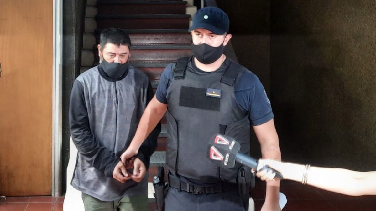 El ex policía rionegrino y adiestrador de perros que está detenido en Mendoza por haber plantado pistas falsas en su búsqueda de la desaparecida Viviana Luna