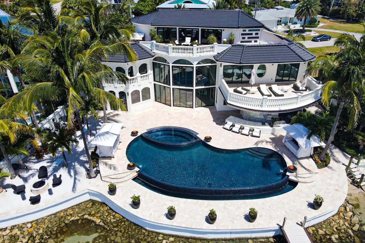 La mansión es propiedad de&nbsp; Sarah y James Cammilleri.