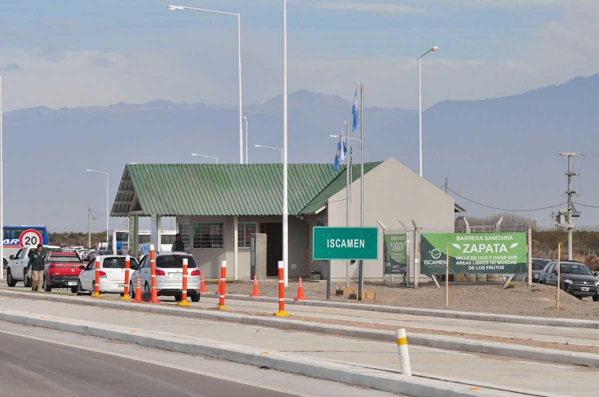 Una de las barreras sanitarias que hay en Mendoza