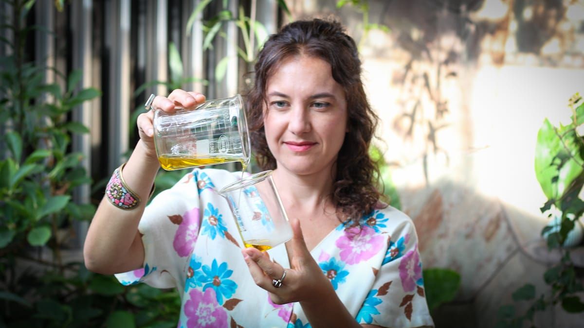 En 2015 creó Air & Earth, un emprendimiento que fabrica cosmética natural con extractos botánicos de Mendoza. En 2015 creó Air & Earth, un emprendimiento que fabrica cosmética natural con extractos botánicos de Mendoza.