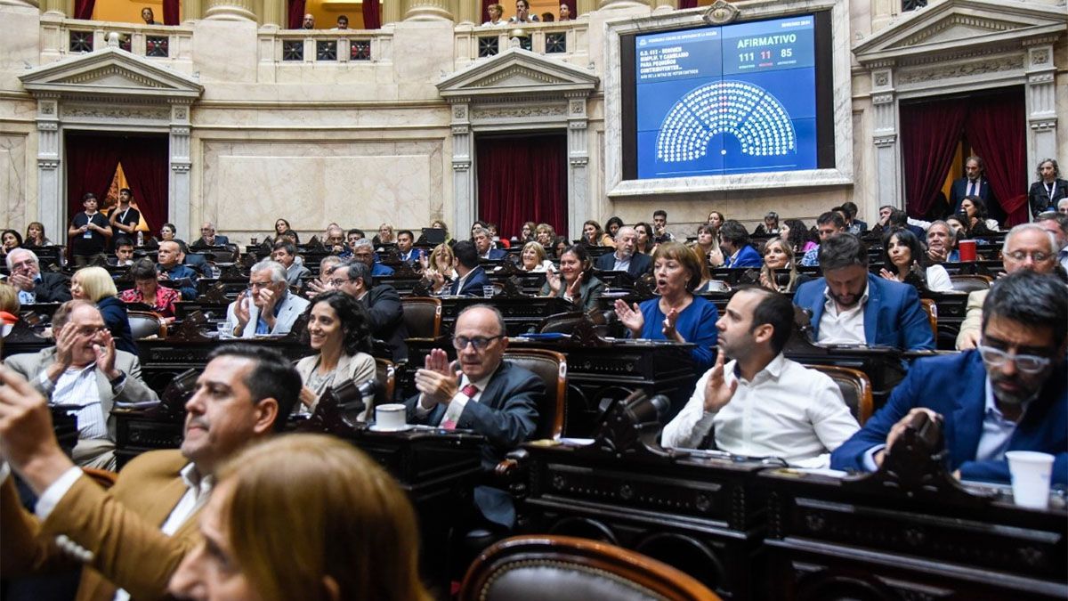 Diputados durante la aprobación del proyecto de monotributo tecnológico.