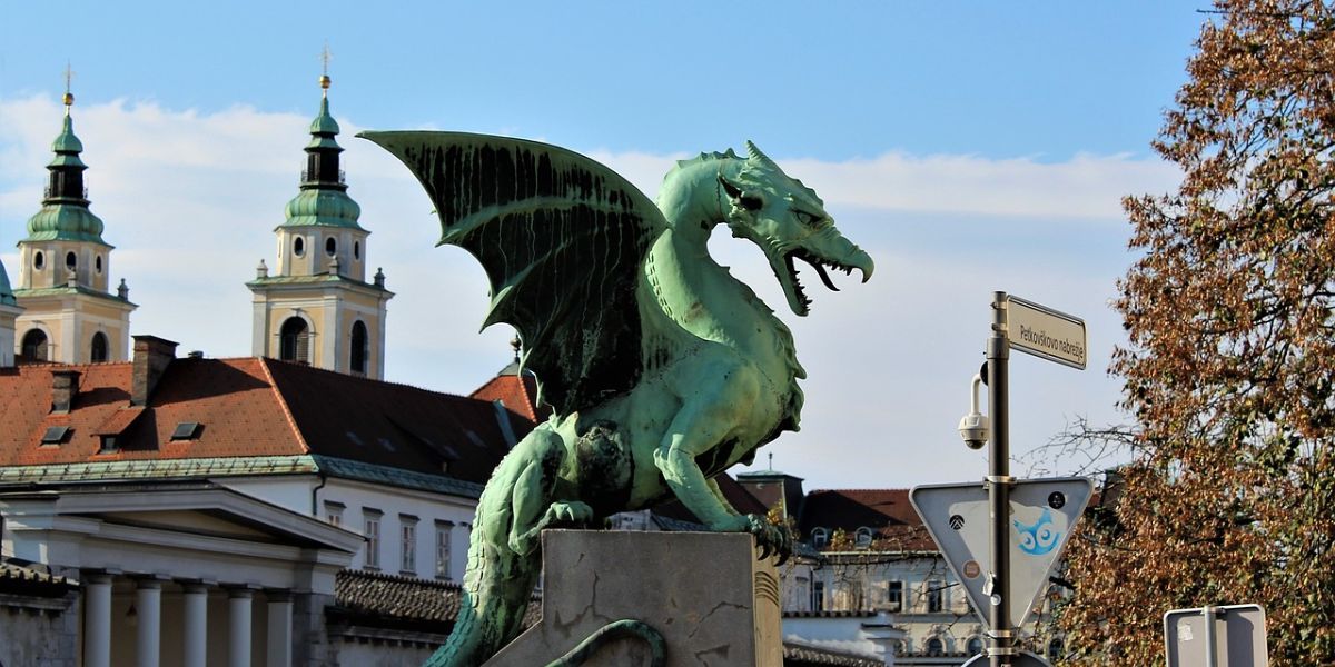 Esta ciudad europea cuenta con el famoso Puente del Dragón.