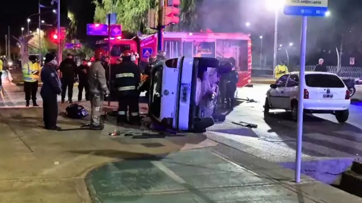 El accidente en el Área Fundacional fue protagonizado por dos vehículos.