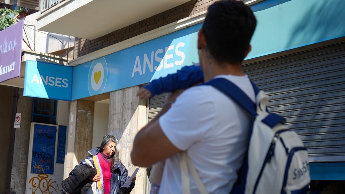 ANSES activa este lunes 12 de mayo el pago de los bonos de $62.000 y $92.000: a quién les corresponde