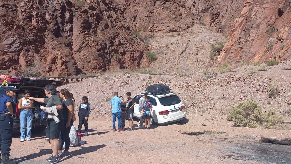 Dos autos eran chilenos y el otro era usado por un grupo de checoslovacos.