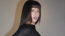 Nathy Peluso decreta que las ultra minis se llevan en modo taparrabos XS y paraliza a Karol G