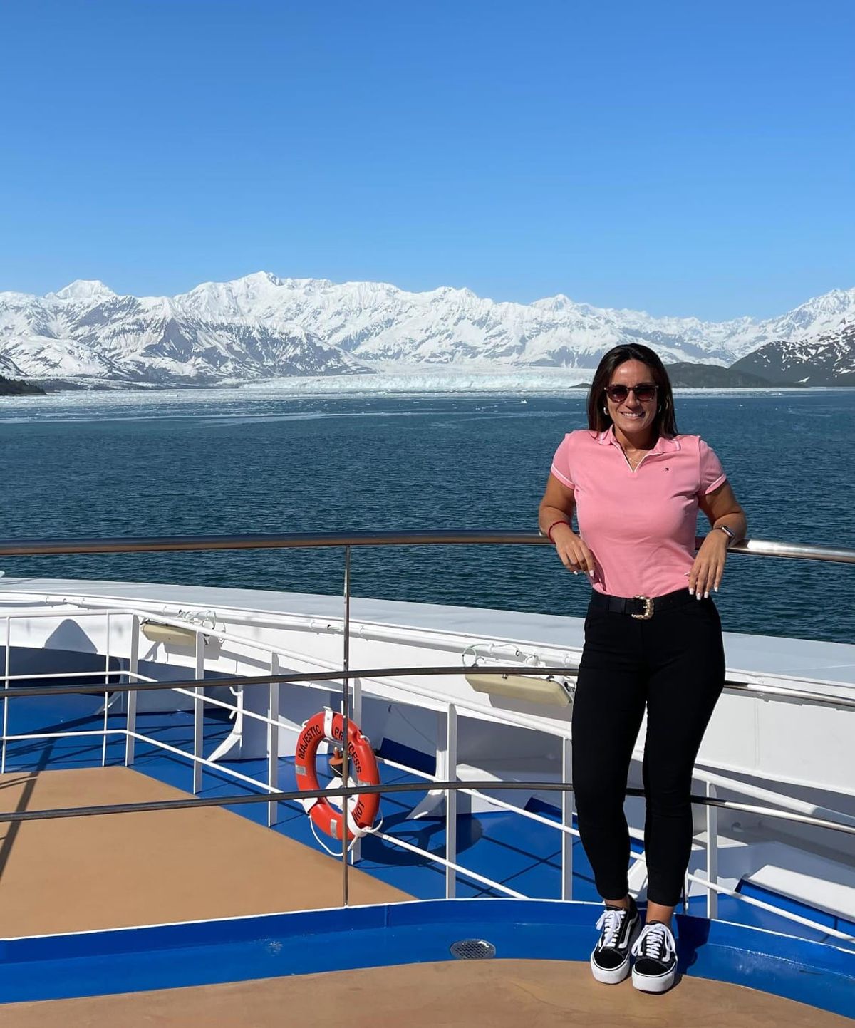 Viajar y disfrutar de los paisajes del mundo, uno de los valores adicionales de la profesión de Ofelia Cuadra, cantante en cruceros. Gentileza Ofelia Cuadra Viajar y disfrutar de los paisajes del mundo, uno de los valores adicionales de la profesión de Ofelia Cuadra, cantante en cruceros. Gentileza Ofelia Cuadra