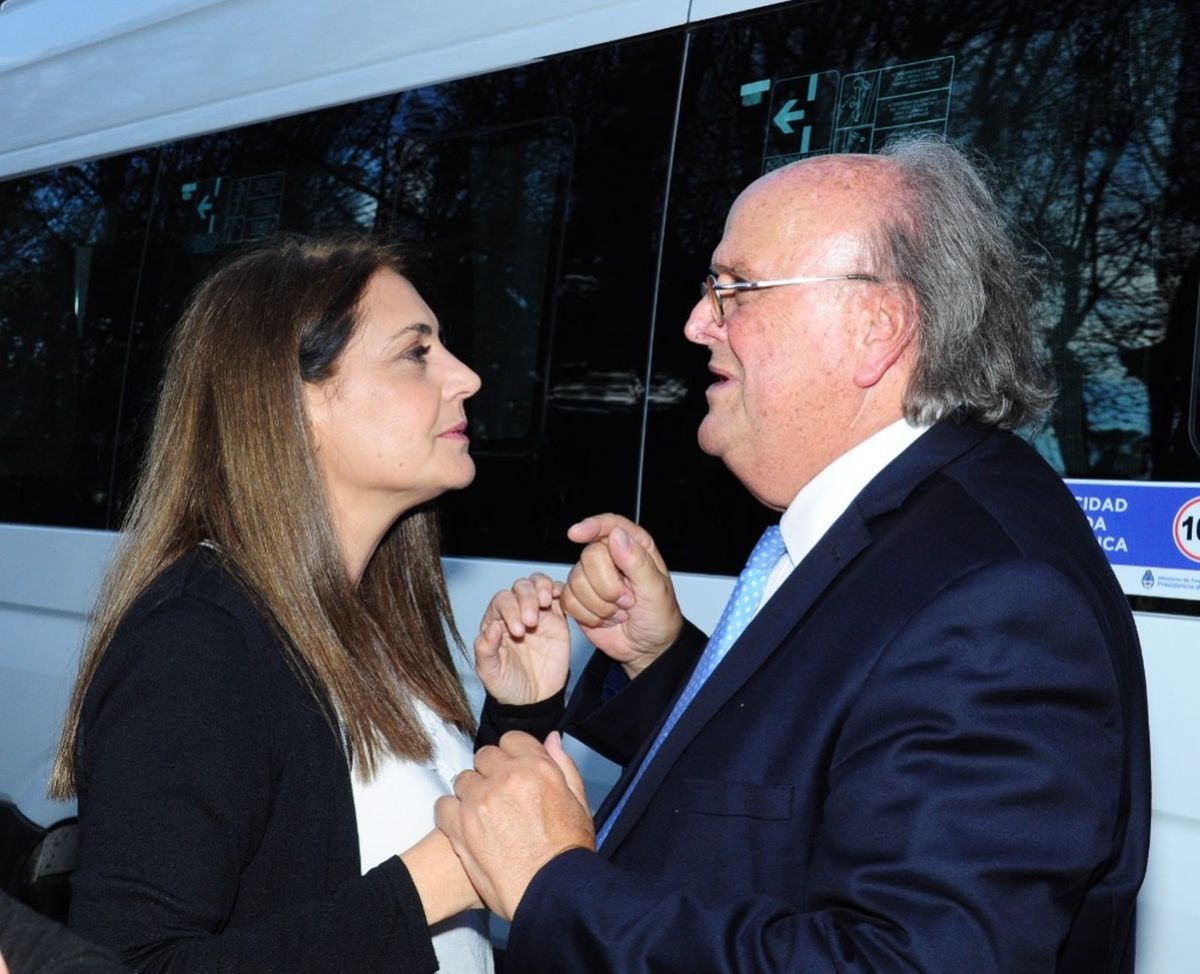 Gabriela Lizana junto a De Mendiguren. Ambos pertenecen al armado nacional de Sergio Massa.