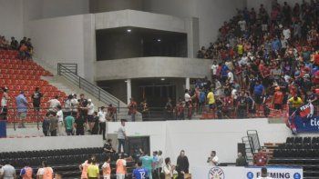El peor final en un partido de futsal: un hincha murió tras un disparo en el pecho