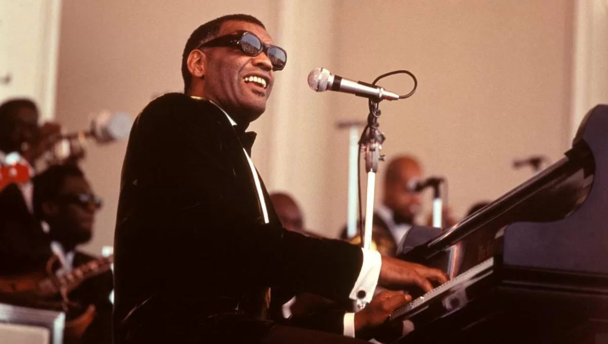 La actuación que revivió a una leyenda: el eco de Ray Charles en el cine