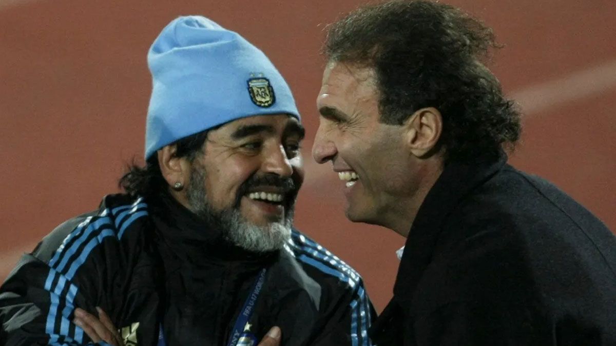 Diego Maradona dirigió a la Selección Argentina en el Mundial de Sudáfrica 2010. Ruggeri lo fue a visitar al entrenamiento.