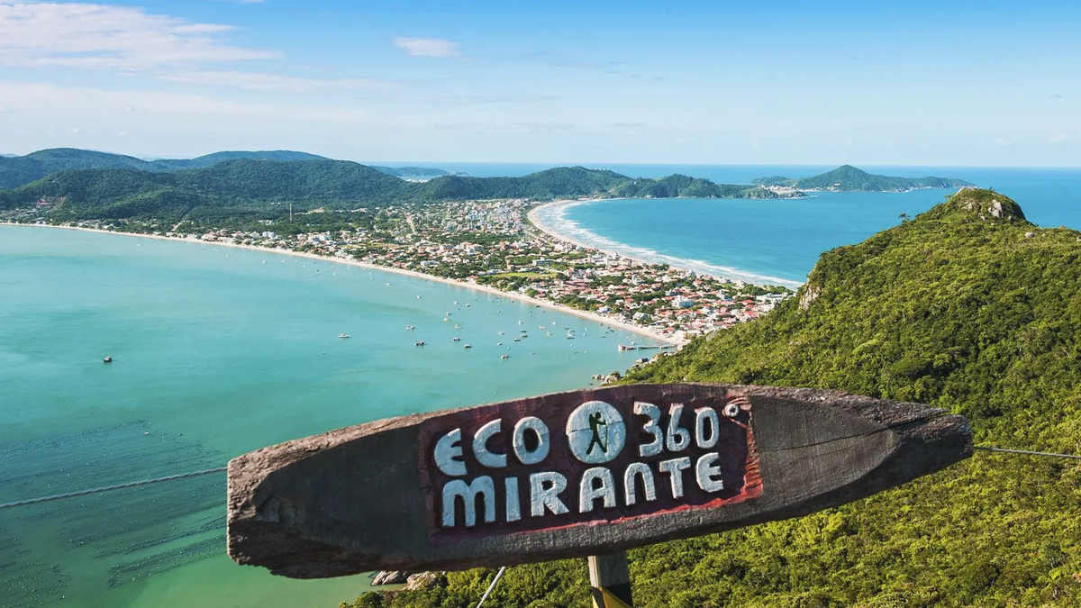 En Bombinas puedes disfrutar de playas paradisíacas como Quatro Ilhas, Mariscal, Sepultura y más. En Bombinas puedes disfrutar de playas paradisíacas como Quatro Ilhas, Mariscal, Sepultura y más.