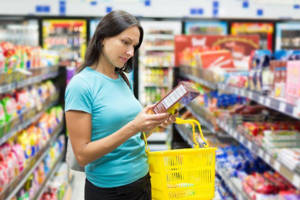 Para frenar la obesidad, estudian un nuevo etiquetado de alimentos