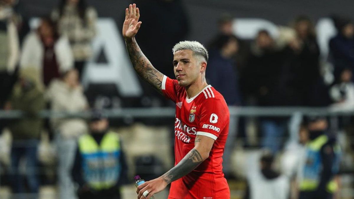 Enzo celebró su gol y la clasificación con los hinchas