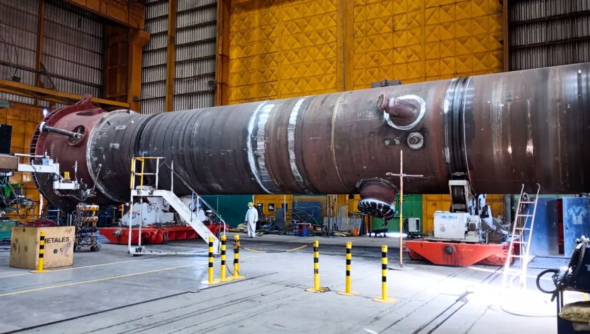 El traslado de este colosal reactor demorará entre 3 y 5 días en ir de IMPSA a YPF.