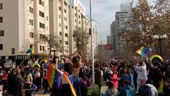 Casi 100 mil personas marcharon en Chile por el orgullo gay